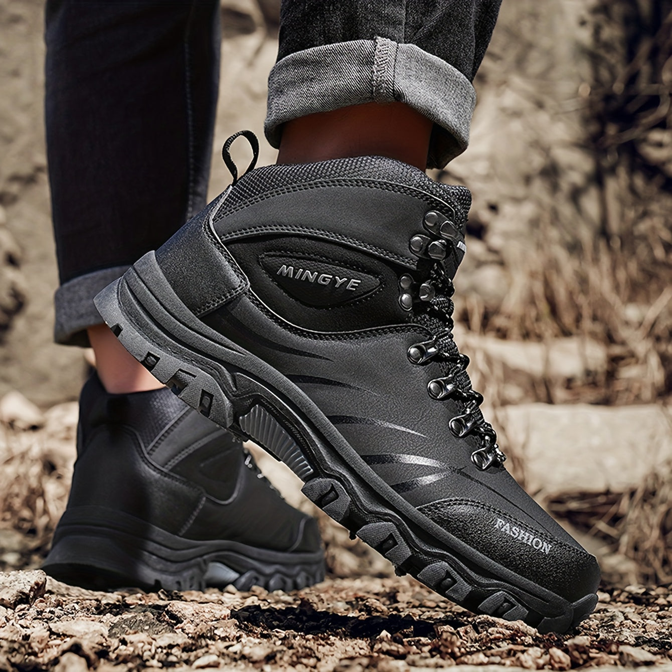 Izicathulo Zezemidlalo Zangaphandle Eziphezulu Zabesilisa - Ukugijima Nokuhamba Ngezinyawo Endleleni