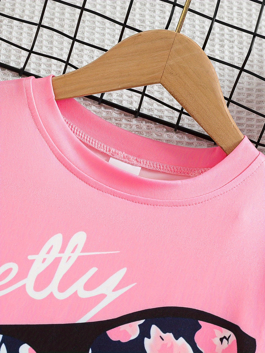 2pcs Girls' Clothing Party Slogan Large Glasses Print Pattern Drop Shoulder Irregular Hem Design Loose Short Sleeve T-Shirt + Floral Print Skinny Nine-Tenths Bottoms Set Girls' Summer Outfit Holiday Gift Girls' Fashion Casual - The Superior Findings Depot