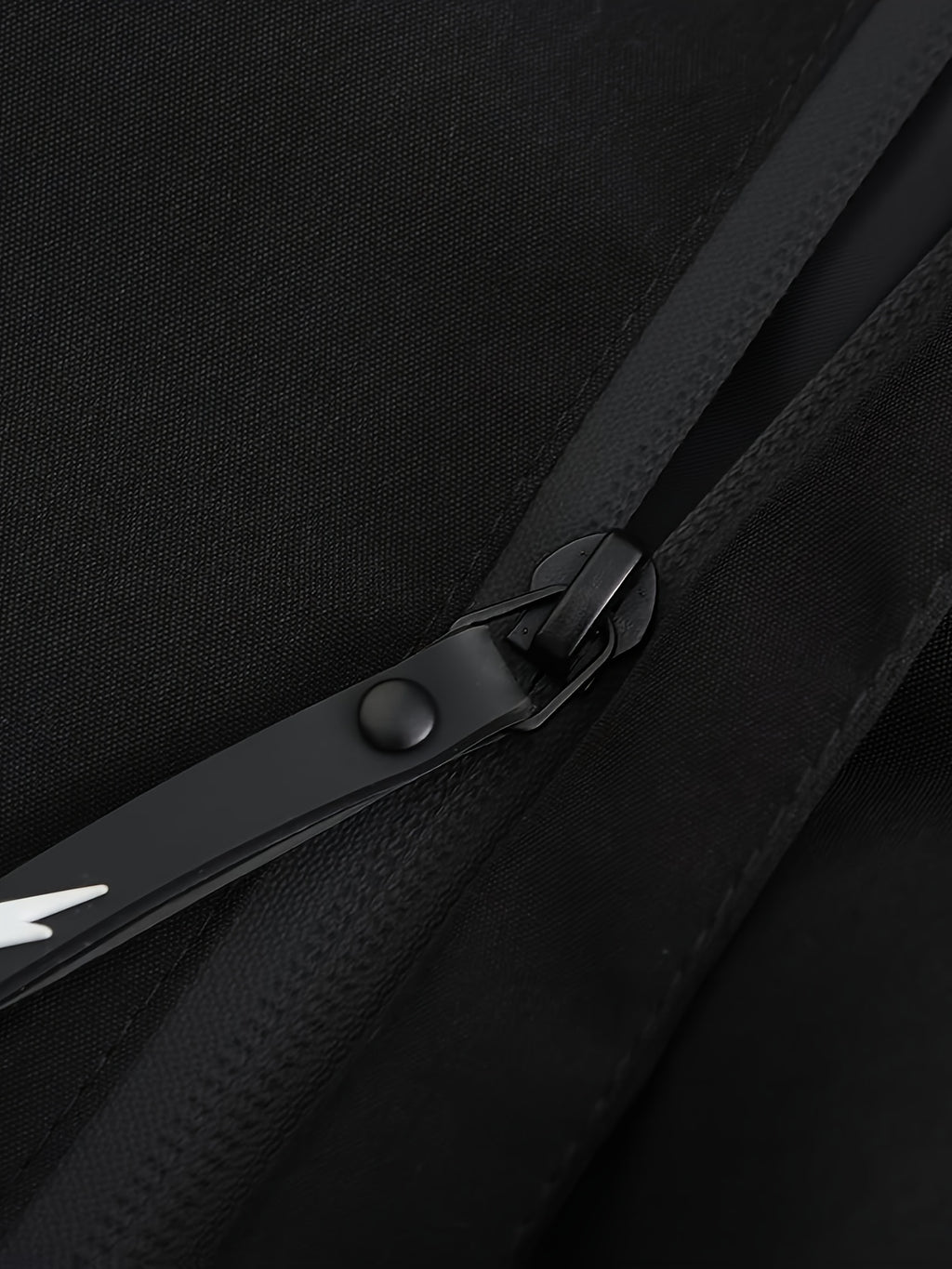 Ijazi Labesilisa Elinesitayela Sezemidlalo Eline-Hooded - Ibhomu Lephethini Lejiyomethri