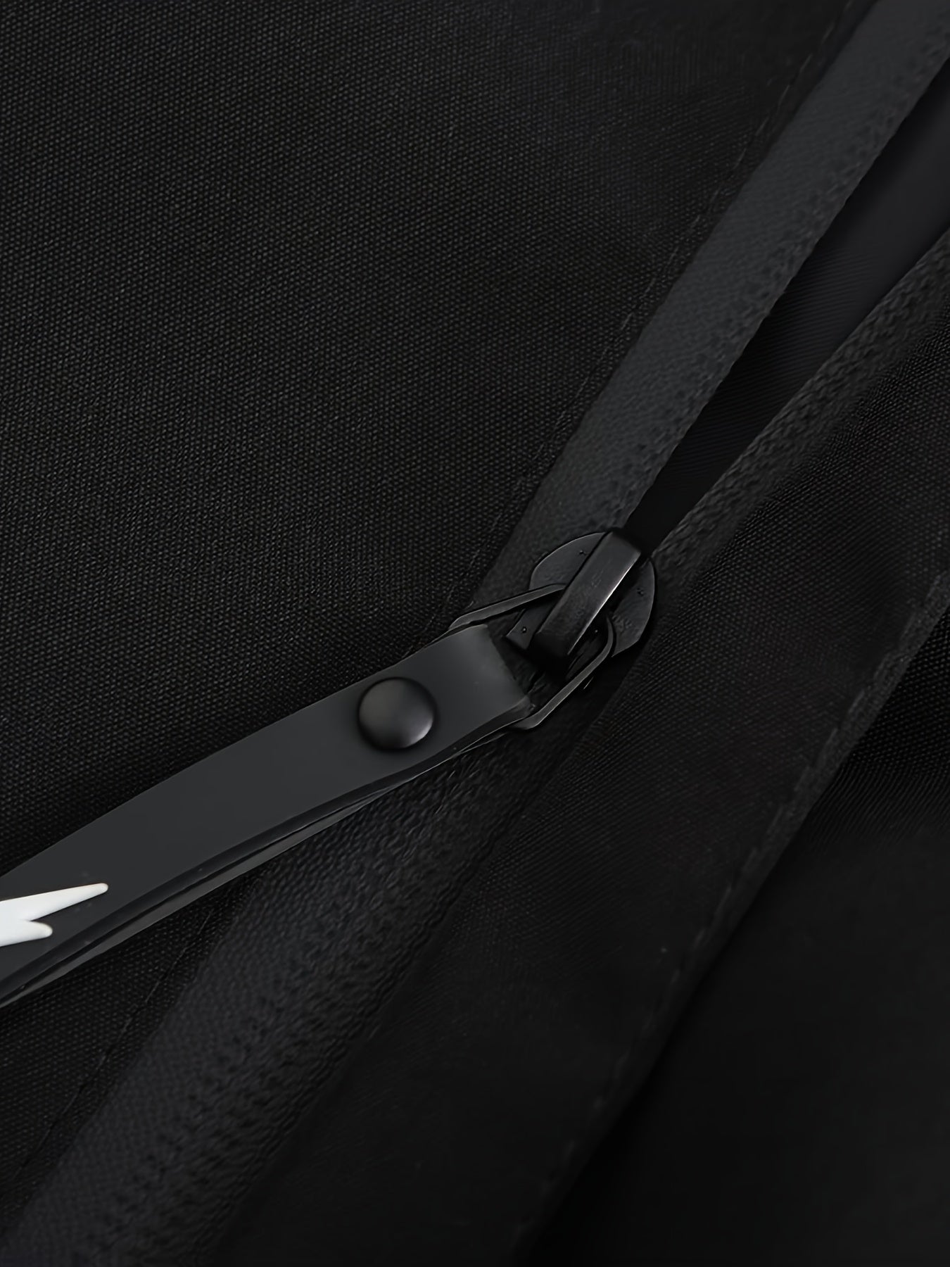 Ijazi Labesilisa Elinesitayela Sezemidlalo Eline-Hooded - Ibhomu Lephethini Lejiyomethri