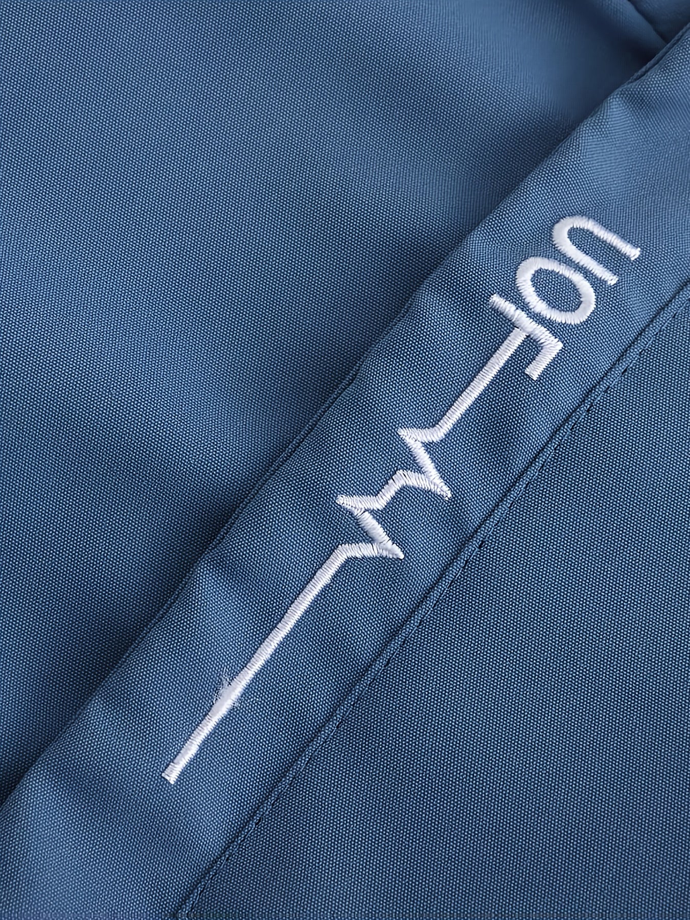 Ijazi Labesilisa Elinesitayela Sezemidlalo Eline-Hooded - Ibhomu Lephethini Lejiyomethri