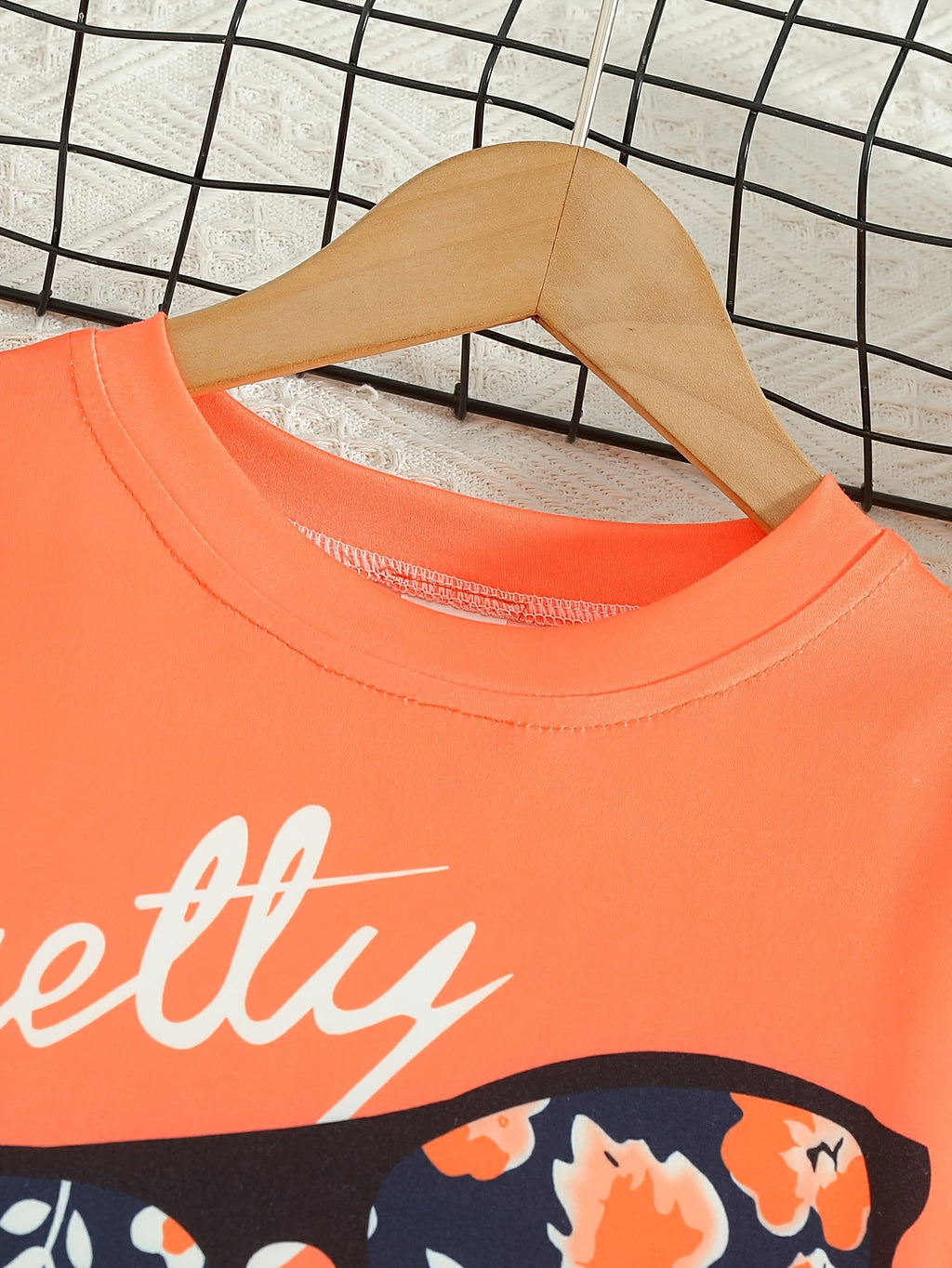 2pcs Girls' Clothing Party Slogan Large Glasses Print Pattern Drop Shoulder Irregular Hem Design Loose Short Sleeve T-Shirt + Floral Print Skinny Nine-Tenths Bottoms Set Girls' Summer Outfit Holiday Gift Girls' Fashion Casual - The Superior Findings Depot